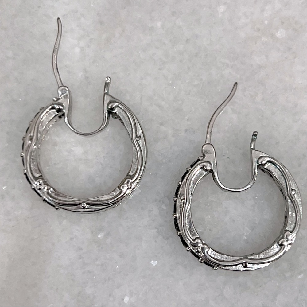 Thai Black Spinel Silver Hoop Scroll Detailed Earrings - Picture 14 of 14
